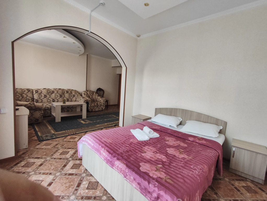 Двухместный номер Superior с балконом двуспальная кровать в Караганда