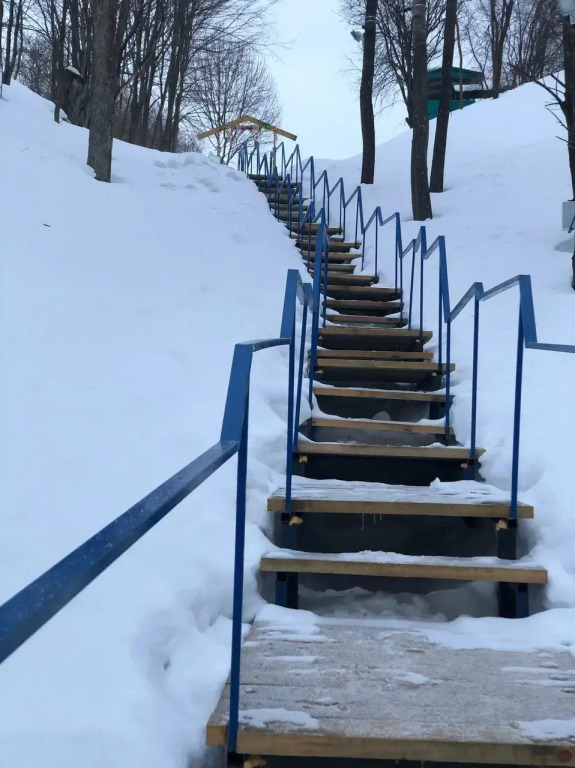 Шестиместный коттедж с балконом и с панорамным видом в Ласточкин дом