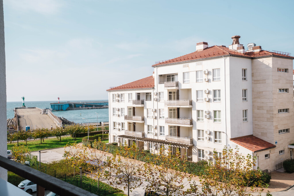 сочи море. имеретинская набережная в адлере. сочи сириус море. пляж сириус адлер. имеретинский апарт-отель сочи.