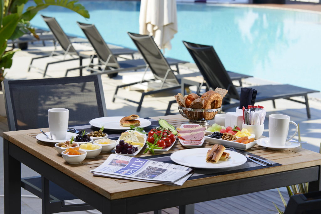Отель Ramada Resort By Wyndham Bodrum — фото