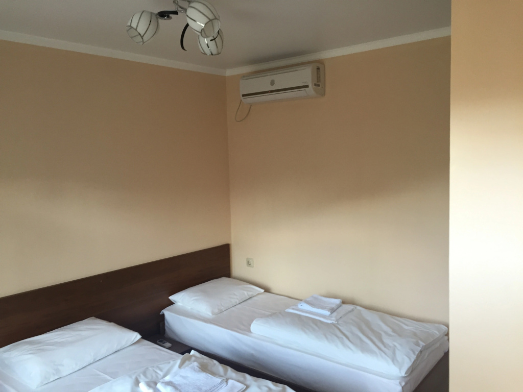 Standard Double room with balcony and with courtyard view (full double bed)
