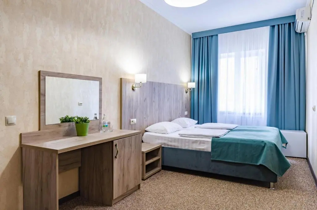 2 Bedrooms Family room