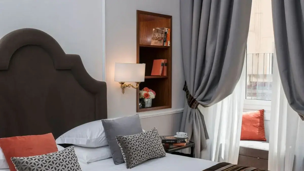 Deluxe Double room (full double bed)