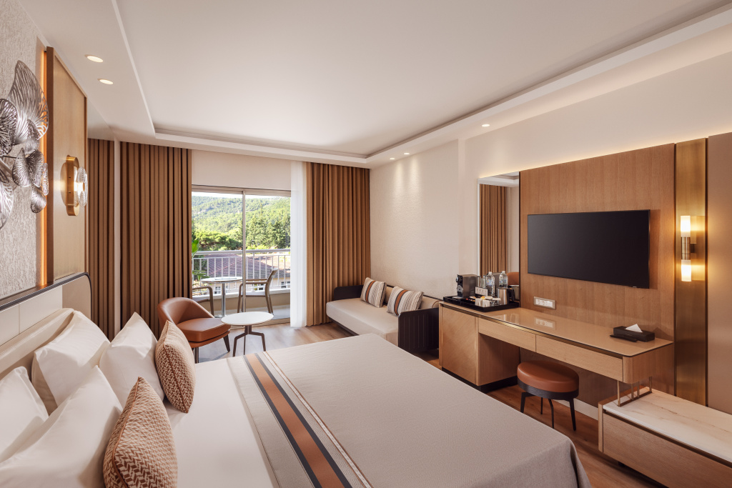 Deluxe Double room Side Sea View (full double bed)