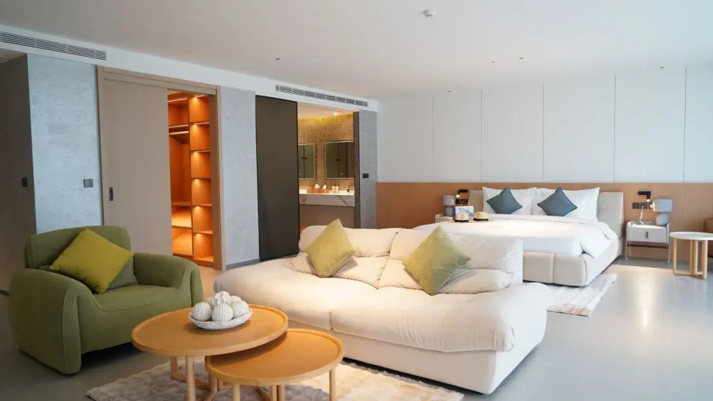 2 Bedrooms Imperial Quadruple Suite with balcony and with sea view