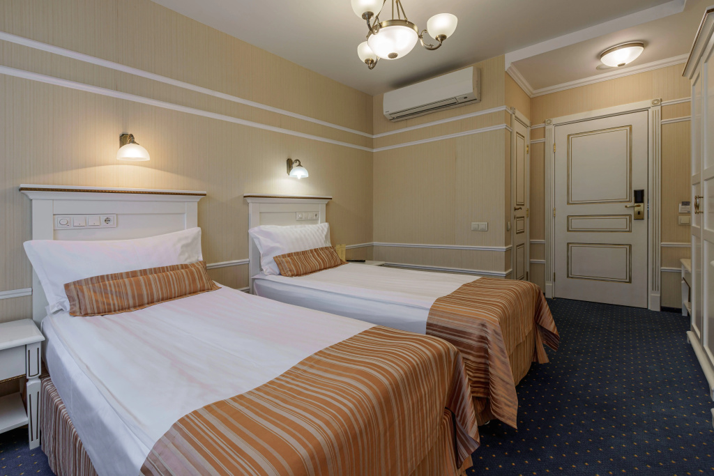 Degas Hotel Room Type - Standard Double room twin beds