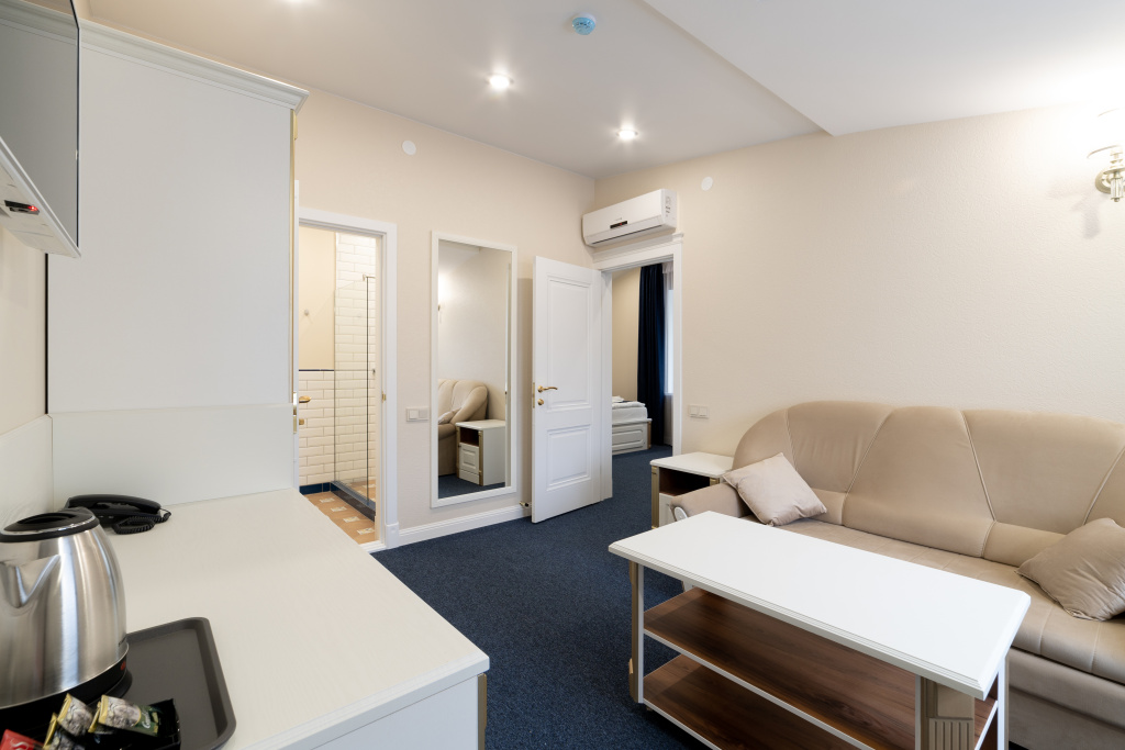 Angelskaya Hotel Room Type - 2-room Knyaz Double Apartment full double bed