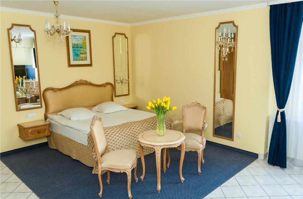 Hit Hotel by null