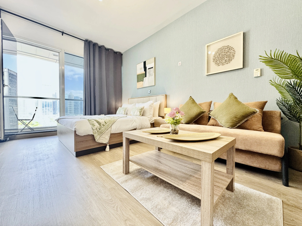Апартаменты Cosmos Living Spacious Studio With Balcony — фото