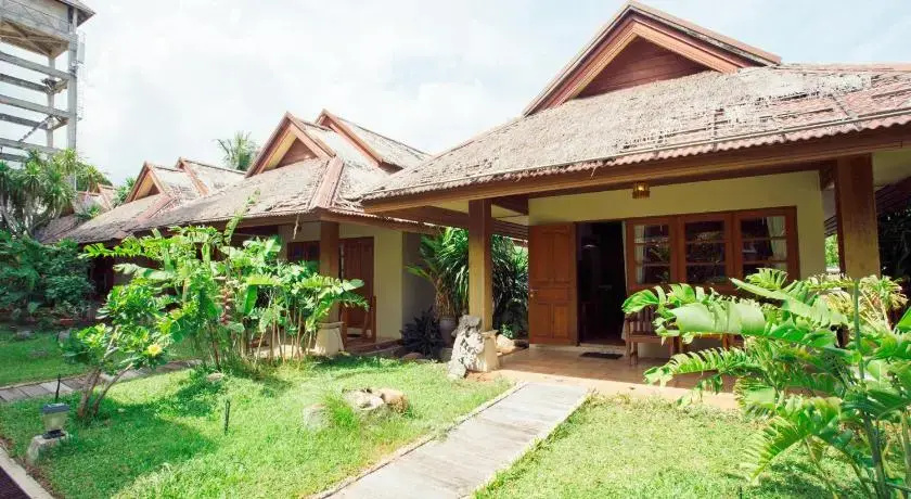 Double Bungalow with balcony and with garden view (full double bed)