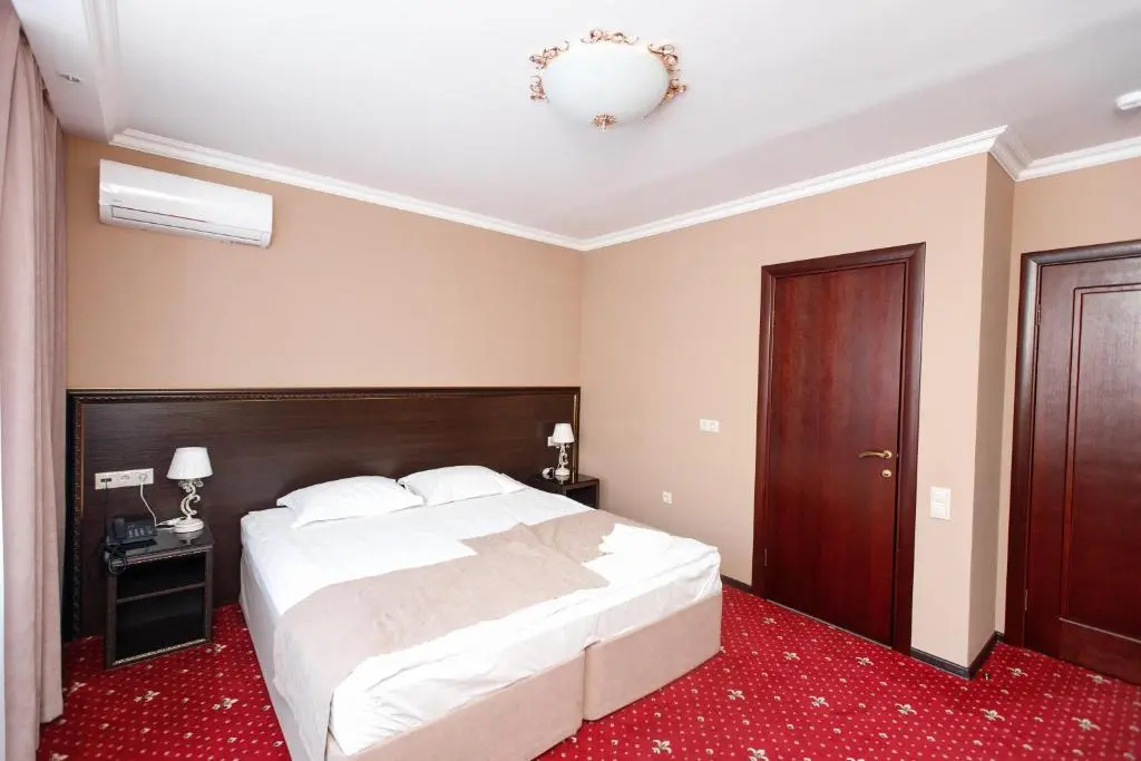 Superior Double room (full double bed)