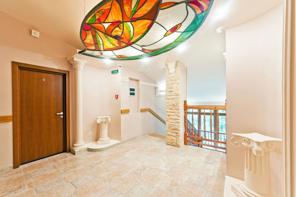 Lobby & Reception