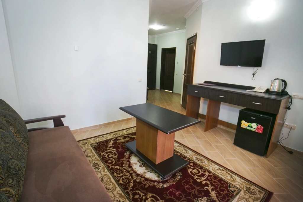 Double Suite with balcony (full double bed)