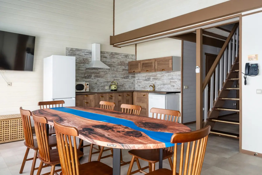 Saloon Sextuple Cottage