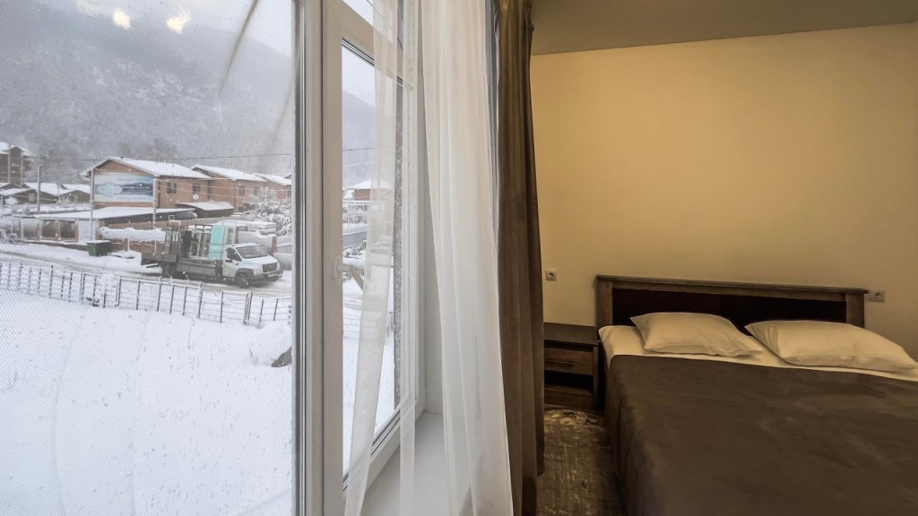 Коттедж в Отражение гор и Альбион