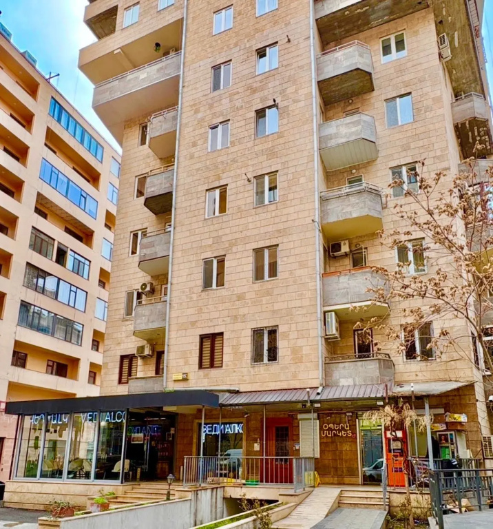 Uyutnaya Svetlaya Kvartira V Samom Tsentre Goroda Flat