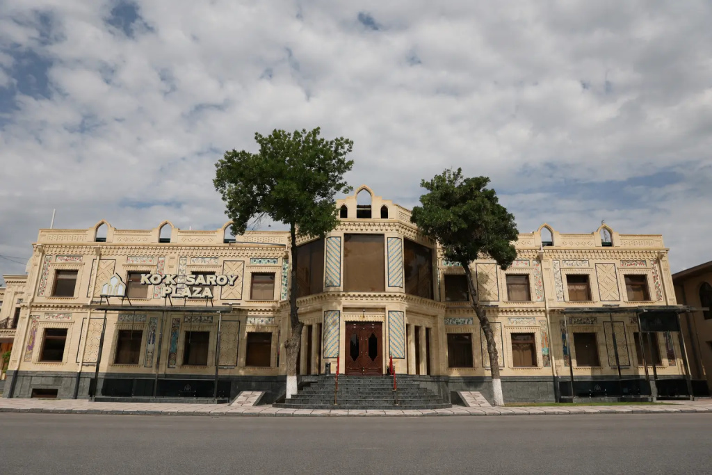 Ko'k Saroy Plaza Hotel