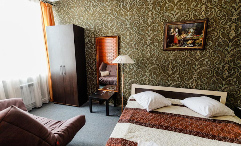 Double Suite (full double bed)