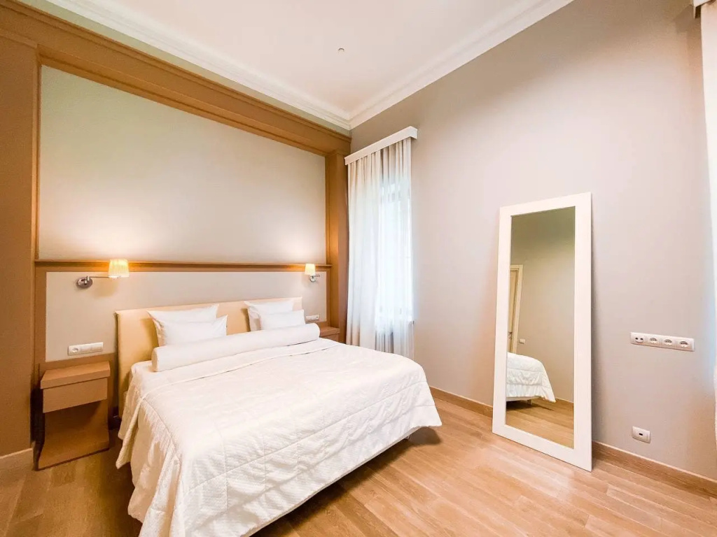 Superior Double room with park view (full double bed)