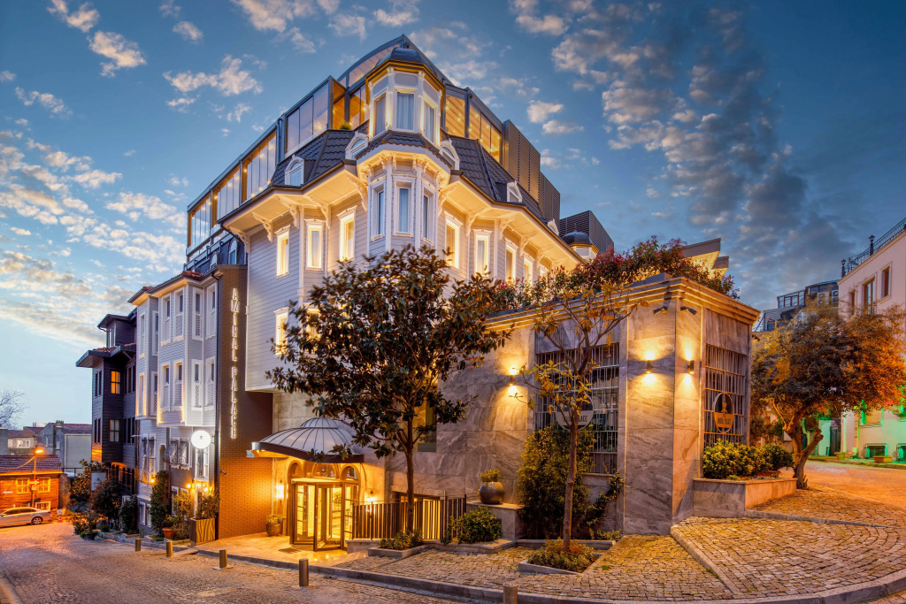 Amiral Palace Hotel — фото