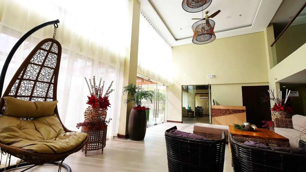 Lobby & Reception