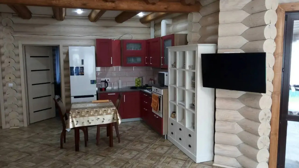 Коттедж с балконом в Weekend63