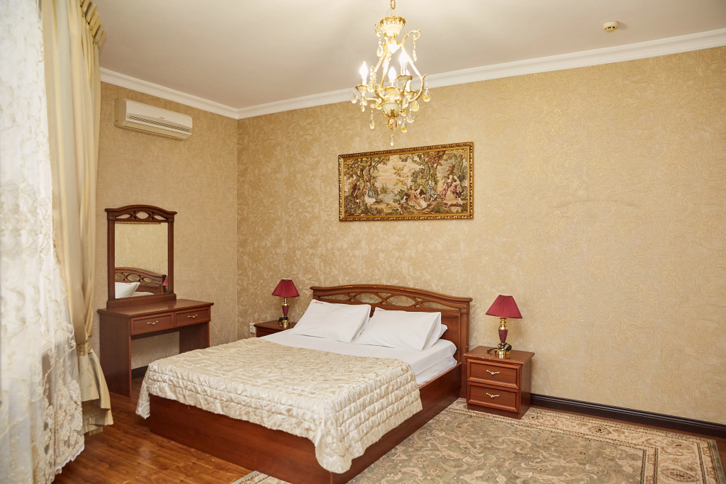 Tarho Hotel Room Type - No. 305 Double Suite with city view full double bed