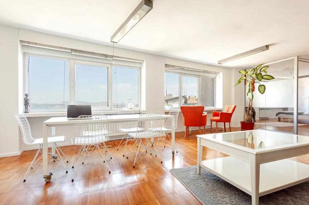 Апартаменты Spacious 3-Bedroom with Galata Tower & Bosphorus View — фото