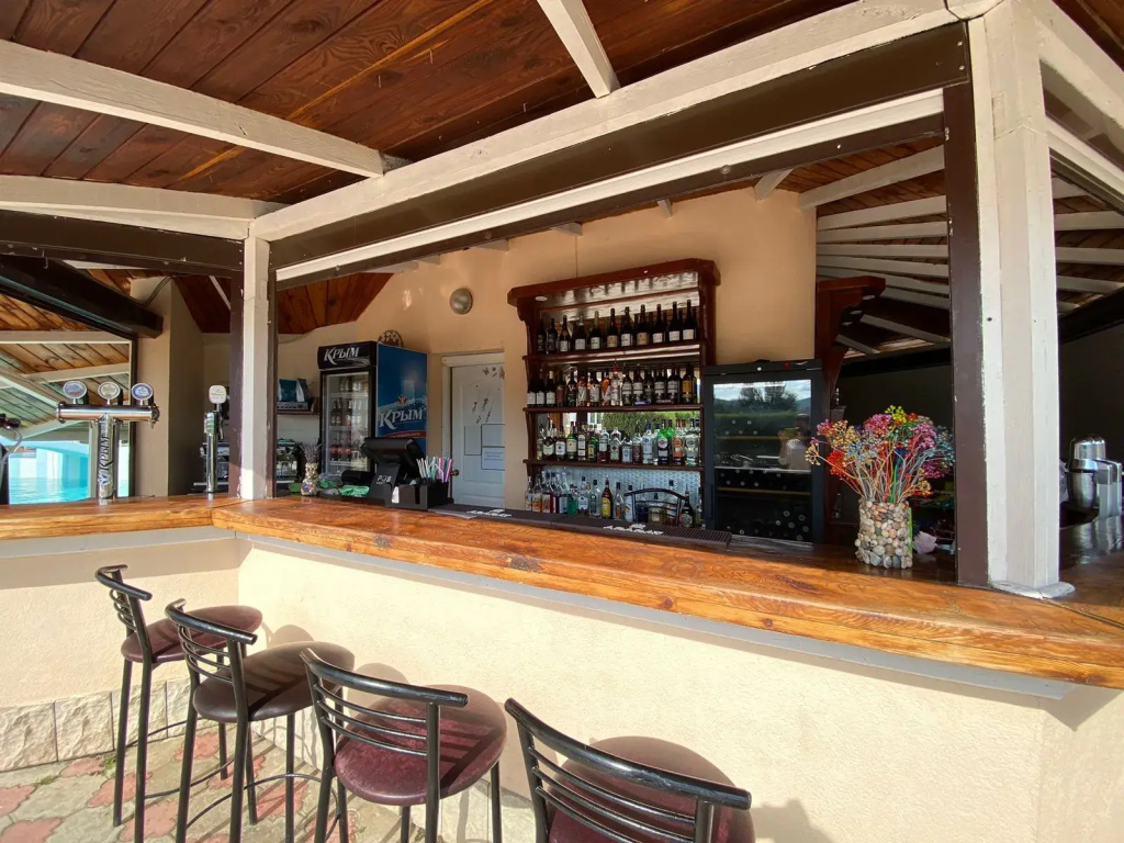 Food & Beverage