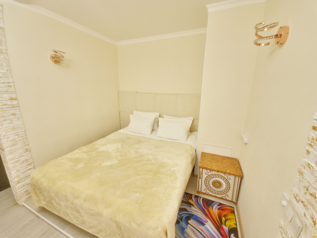 Deluxe 5 Stars Double room with river view (full double bed)