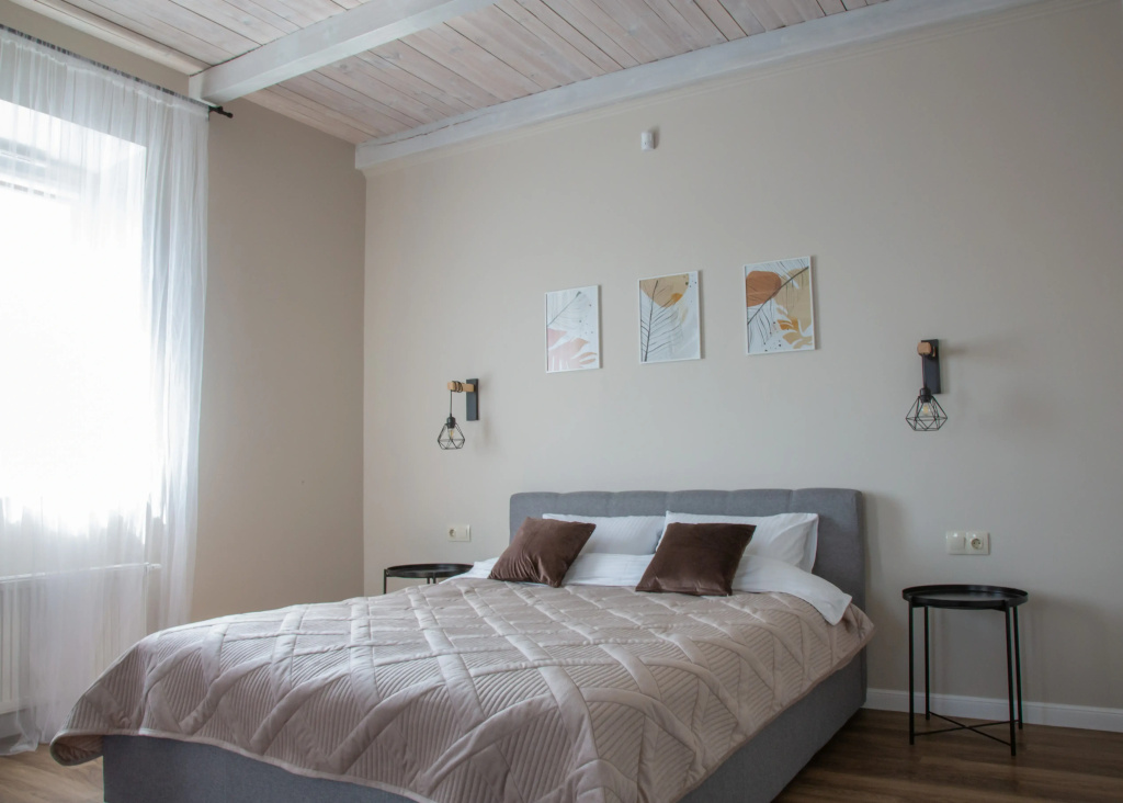 Sextuple Cottage