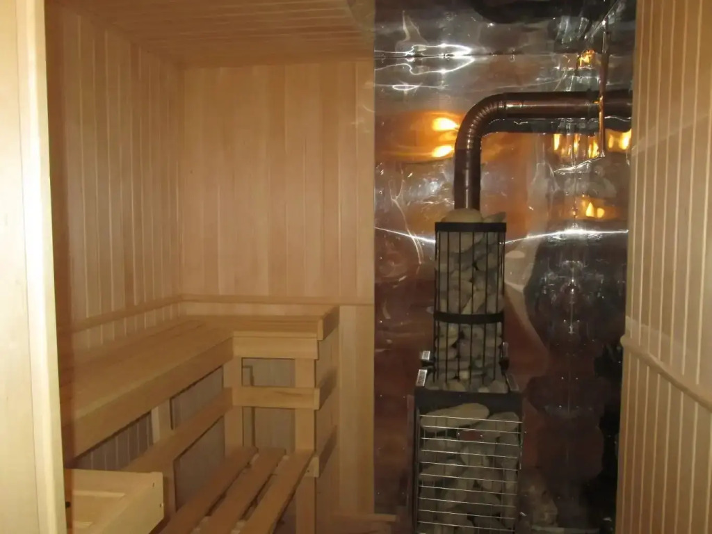 Шестиместные апартаменты в Ласточкин дом