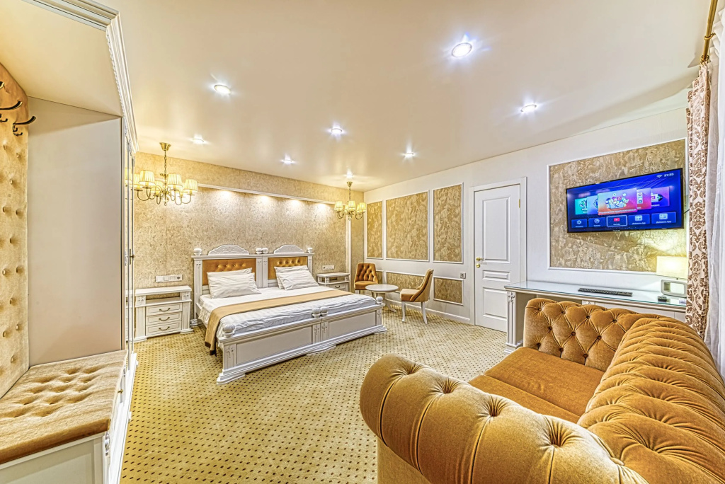 Отель Revival Hotel — фото