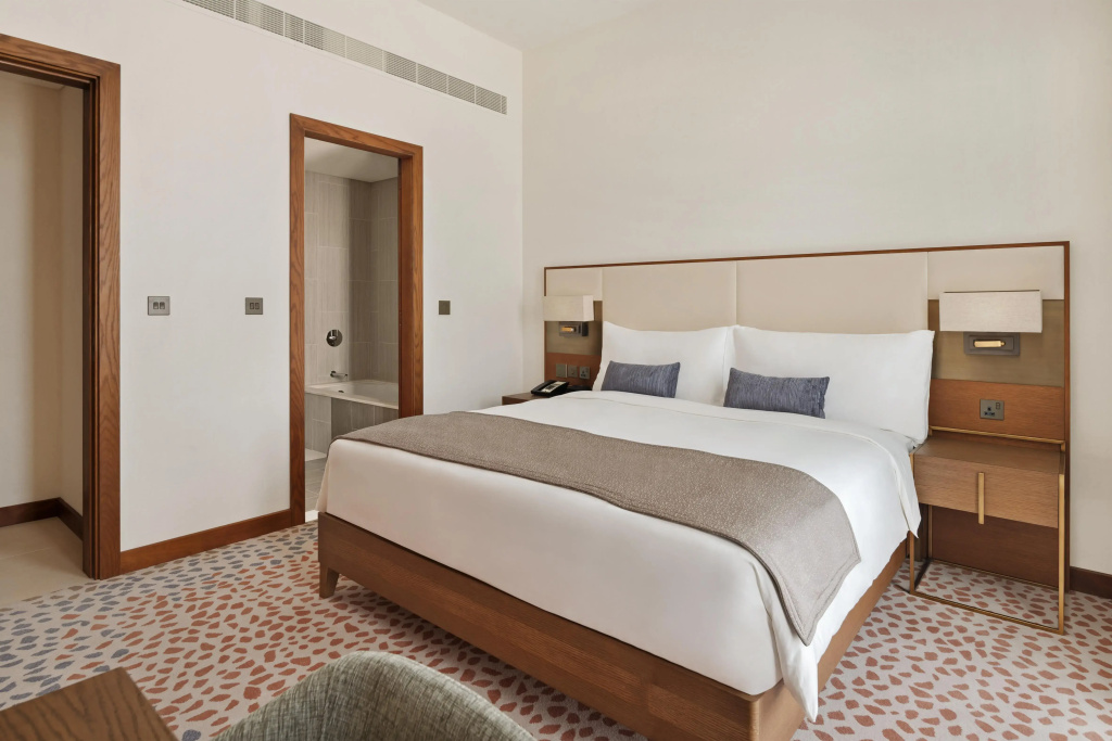 Staybridge Suites Dubai al-Maktoum Airport, an IHG Hotel — фото