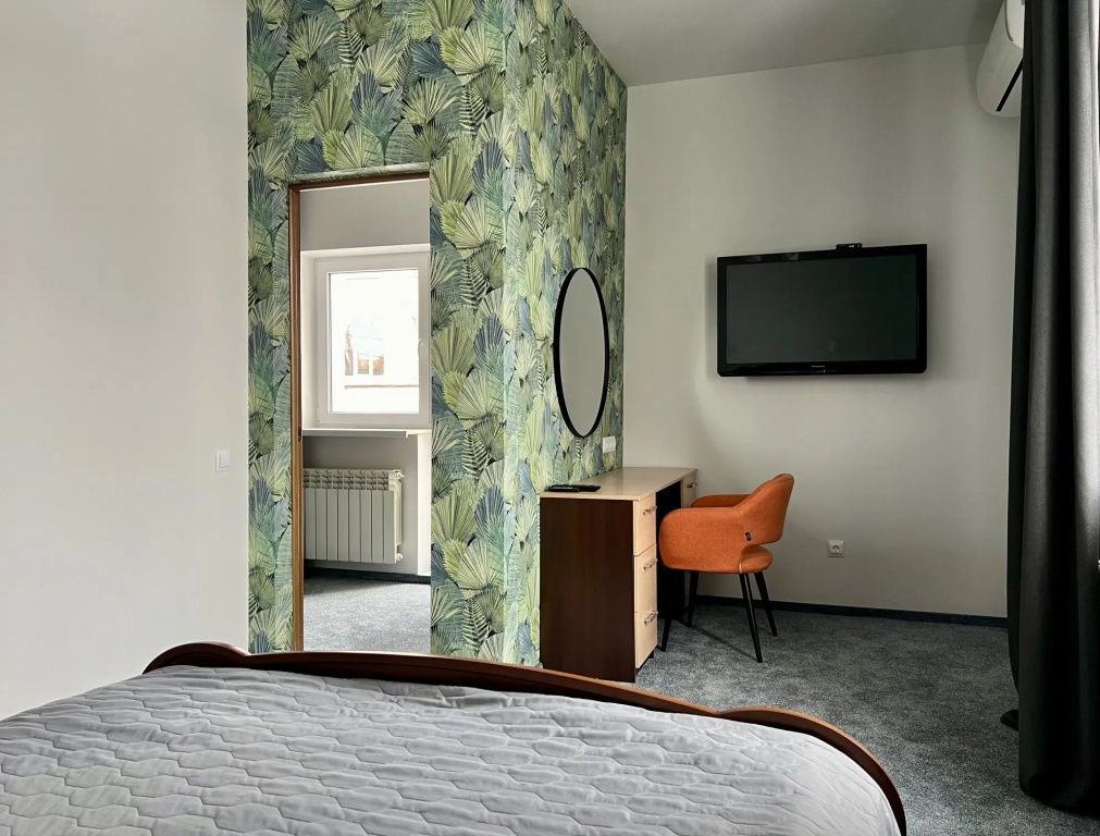 Uyut Mini-Hotel Room Type - Double Suite with balcony and with courtyard view full double bed