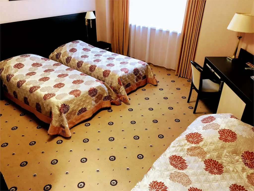 Standard Triple room with city view
