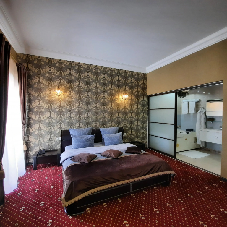 Nochnoy Kvartal Hotel Room Type - 2 Rooms Double Suite with balcony full double bed