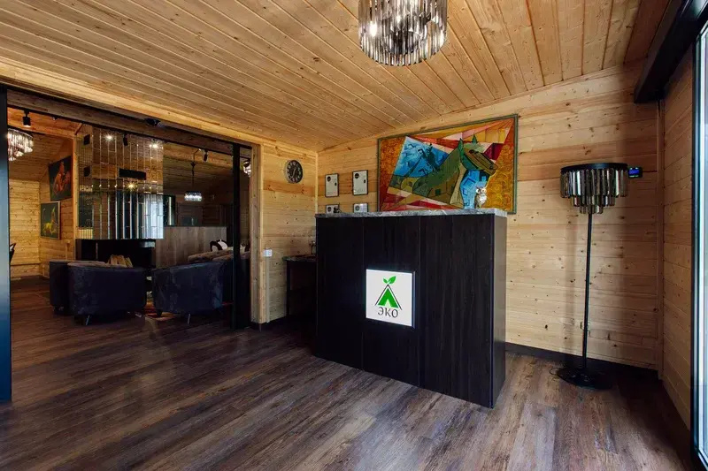 Lobby & Reception