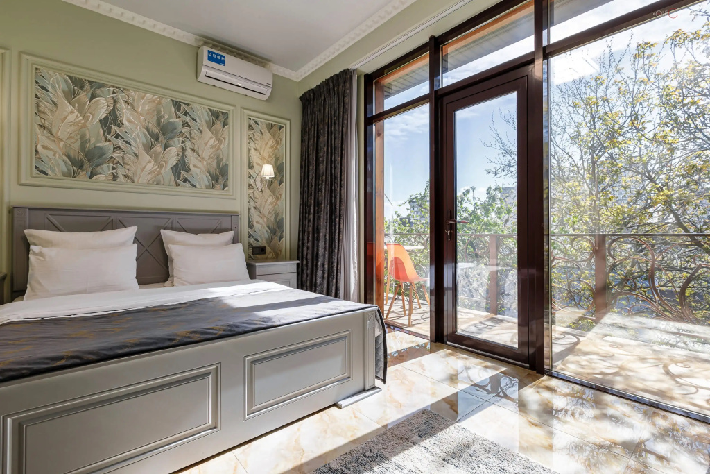 Nochnoy Kvartal Hotel Room Type - Double Junior Suite with balcony and with mountain view full double bed