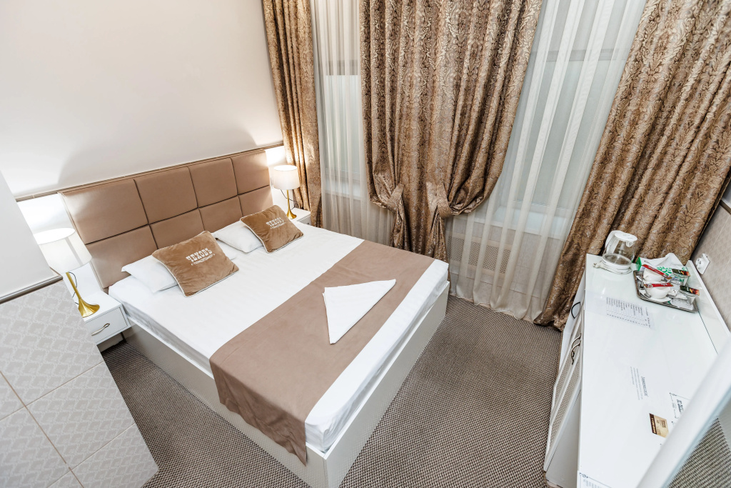 Chehov Hotel Room Type - Superior Double room full double bed