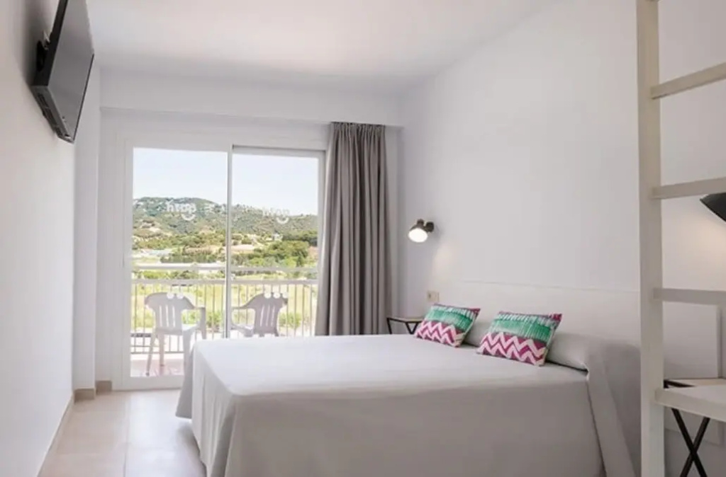 Single room with balcony