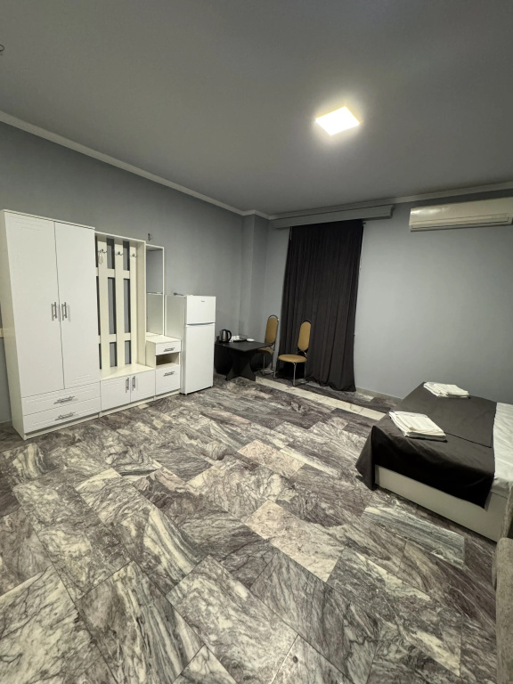 Comfort Family room with courtyard view