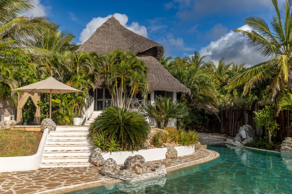 2 Bedrooms Villa