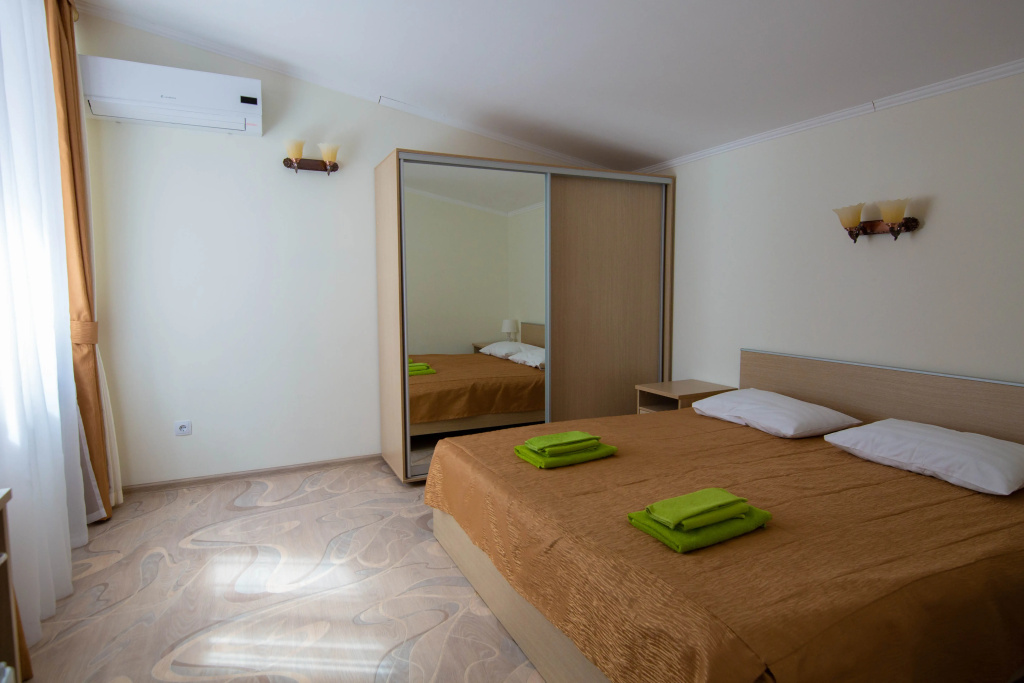Kaushchi Hotel Room Type - Superior Double room full double bed