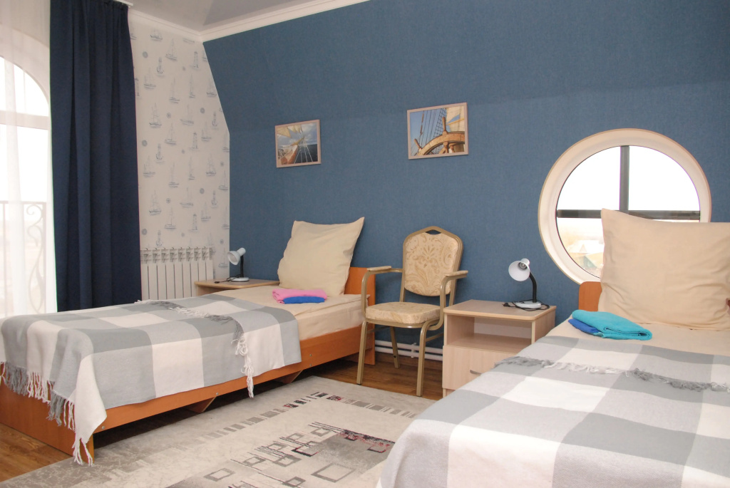 (Main Building) Double room with balcony (twin beds)