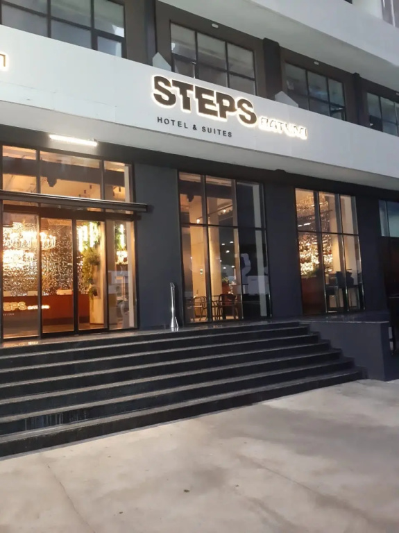 Steps Davydoff Apartments