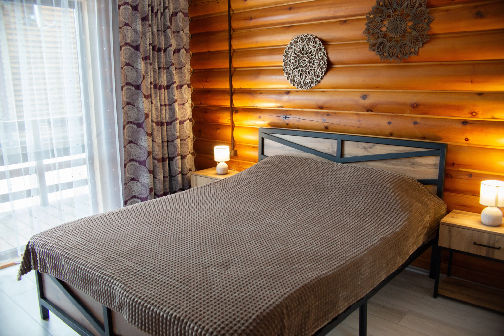 Usadba Sarzhevskih Hotel Room Type - Deluxe Double room with balcony and with mountain view full double bed