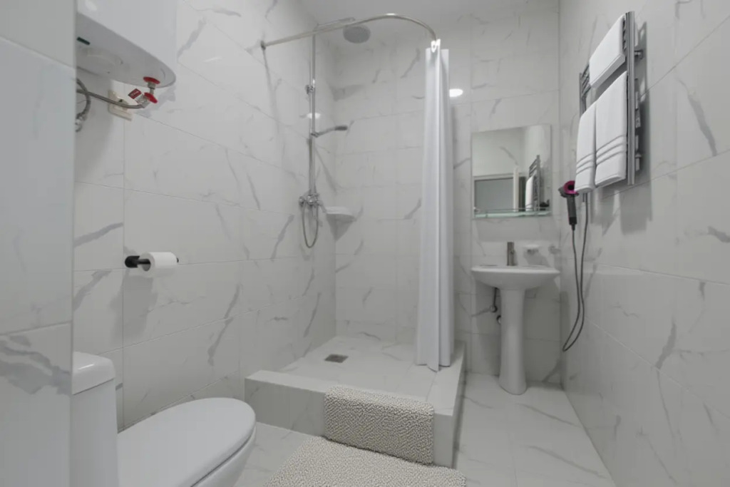 Пятиместный номер Comfort с 2 комнатами с балконом в Бриз 55