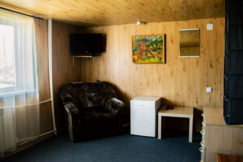 Трёхместный номер Standard с видом на горы в Манжерок