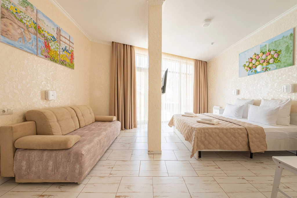 Vals Tsvetov Hotel Room Type - Deluxe Quadruple room